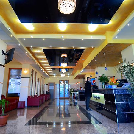 Hotel Seneca Baia Mare Extérieur photo