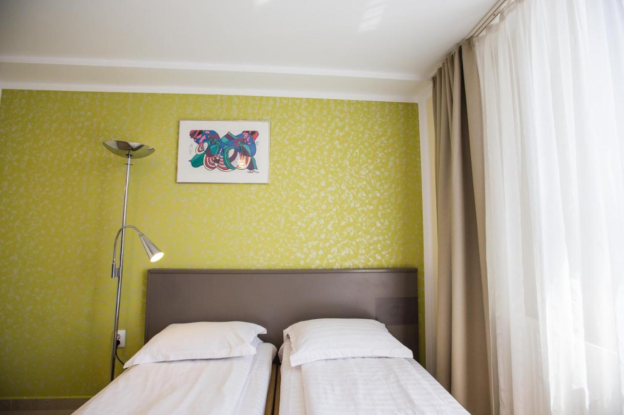 Hotel Seneca Baia Mare Extérieur photo