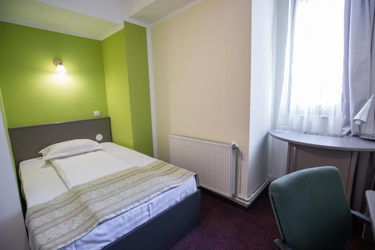 Hotel Seneca Baia Mare Extérieur photo