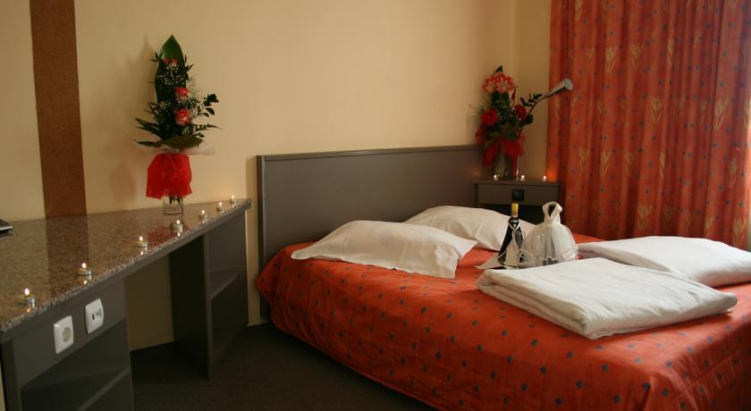 Hotel Seneca Baia Mare Extérieur photo