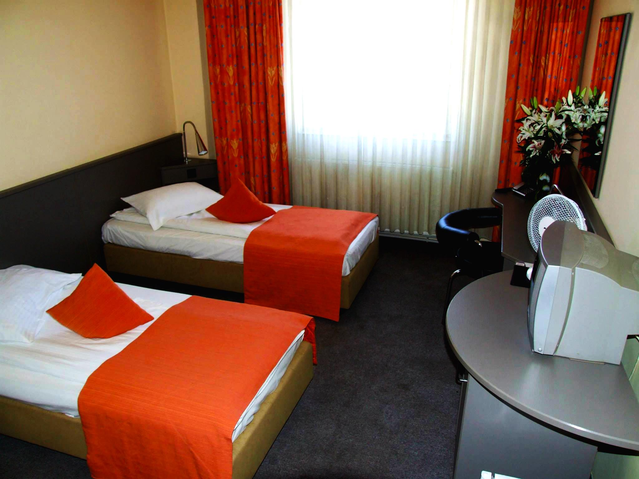 Hotel Seneca Baia Mare Extérieur photo