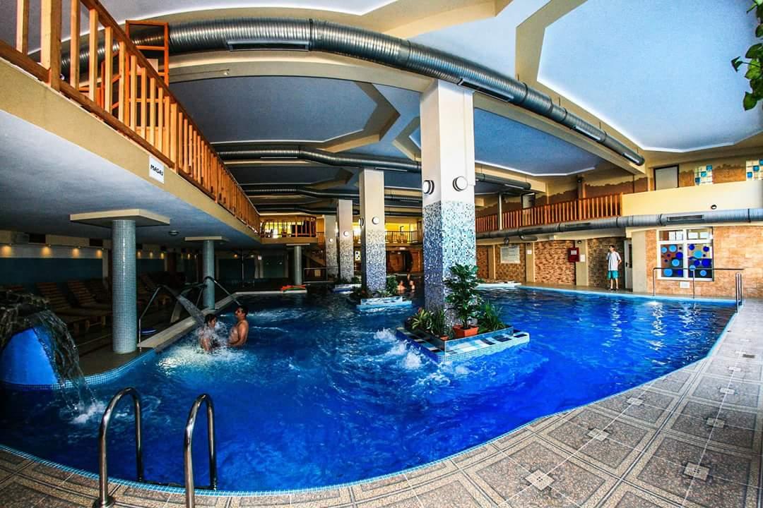 Hotel Seneca Baia Mare Extérieur photo