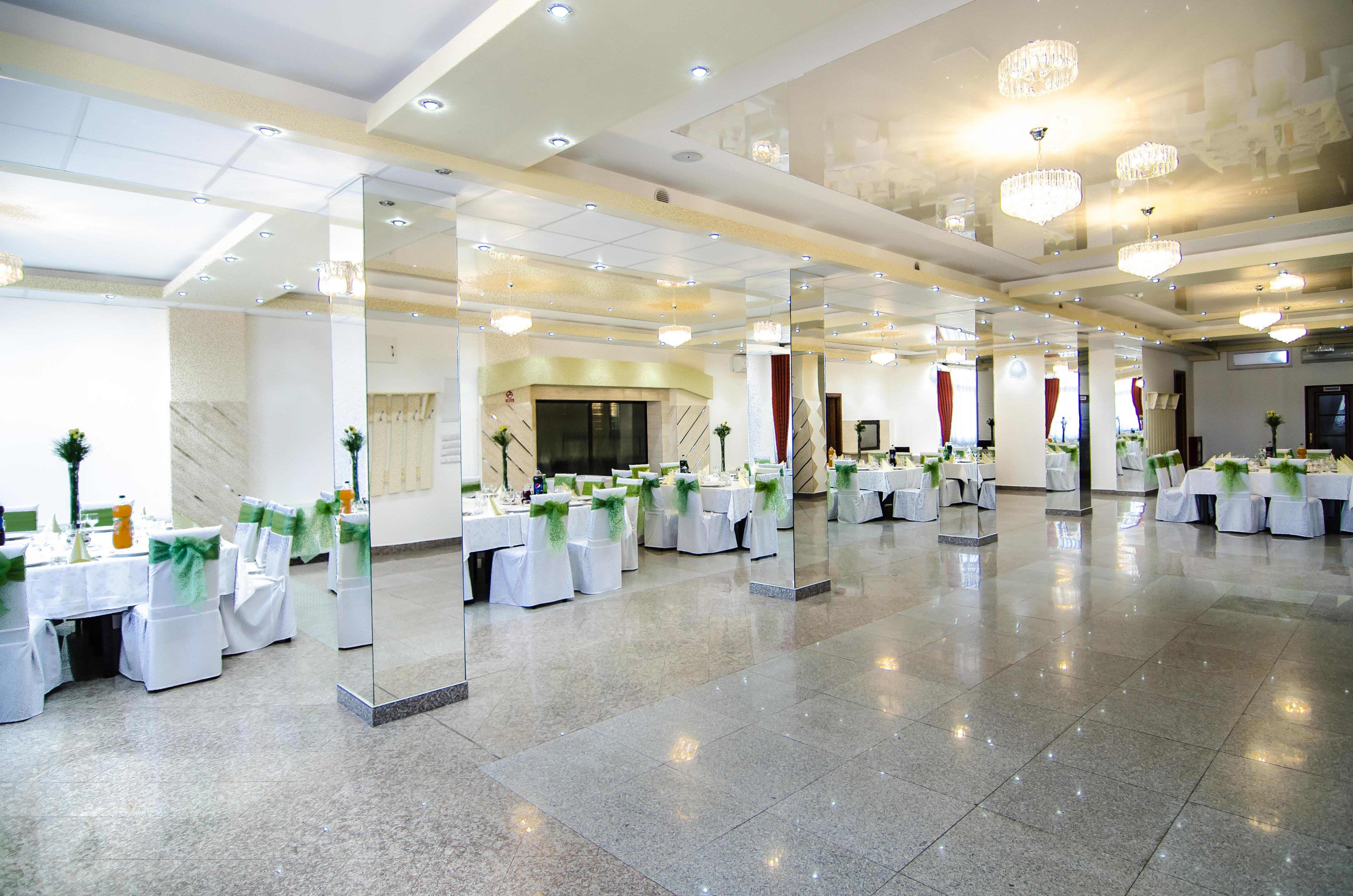 Hotel Seneca Baia Mare Extérieur photo