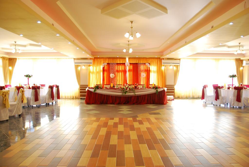 Hotel Seneca Baia Mare Extérieur photo