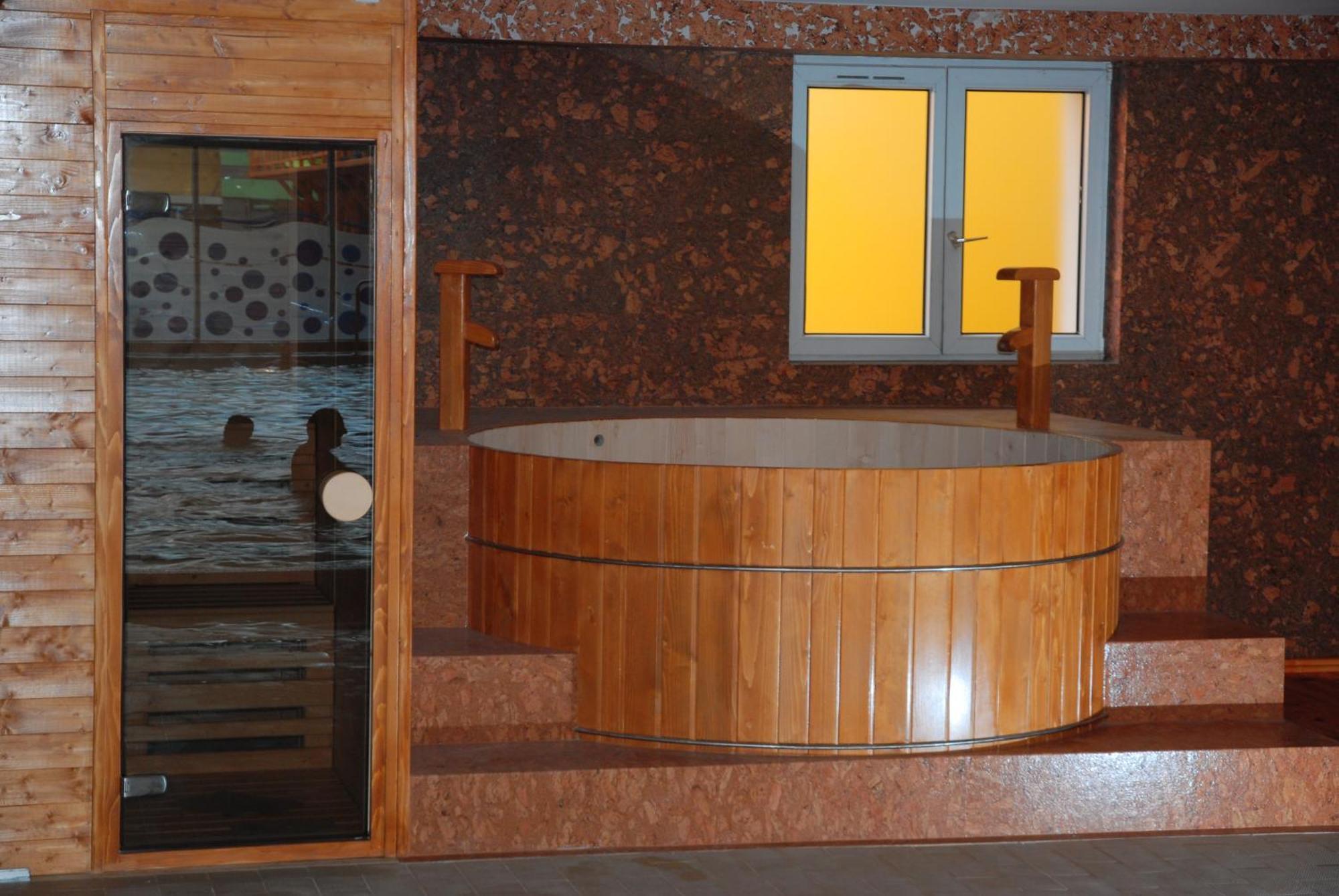 Hotel Seneca Baia Mare Extérieur photo