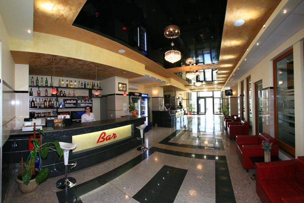 Hotel Seneca Baia Mare Extérieur photo