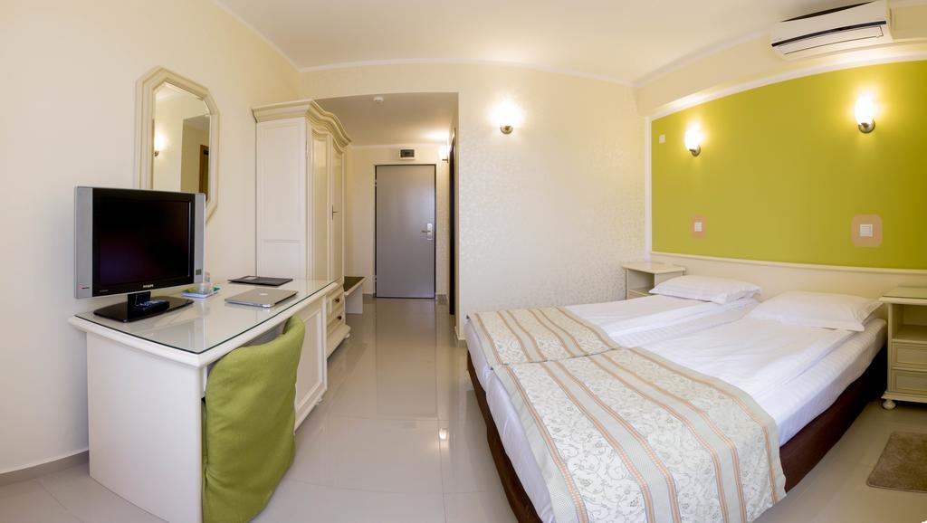 Hotel Seneca Baia Mare Extérieur photo