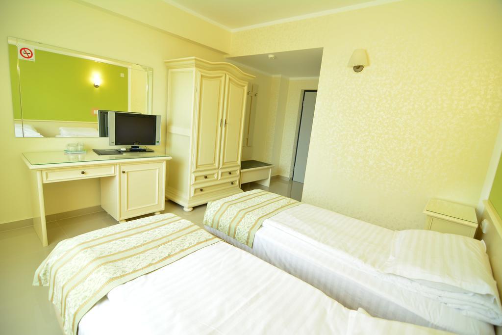 Hotel Seneca Baia Mare Extérieur photo