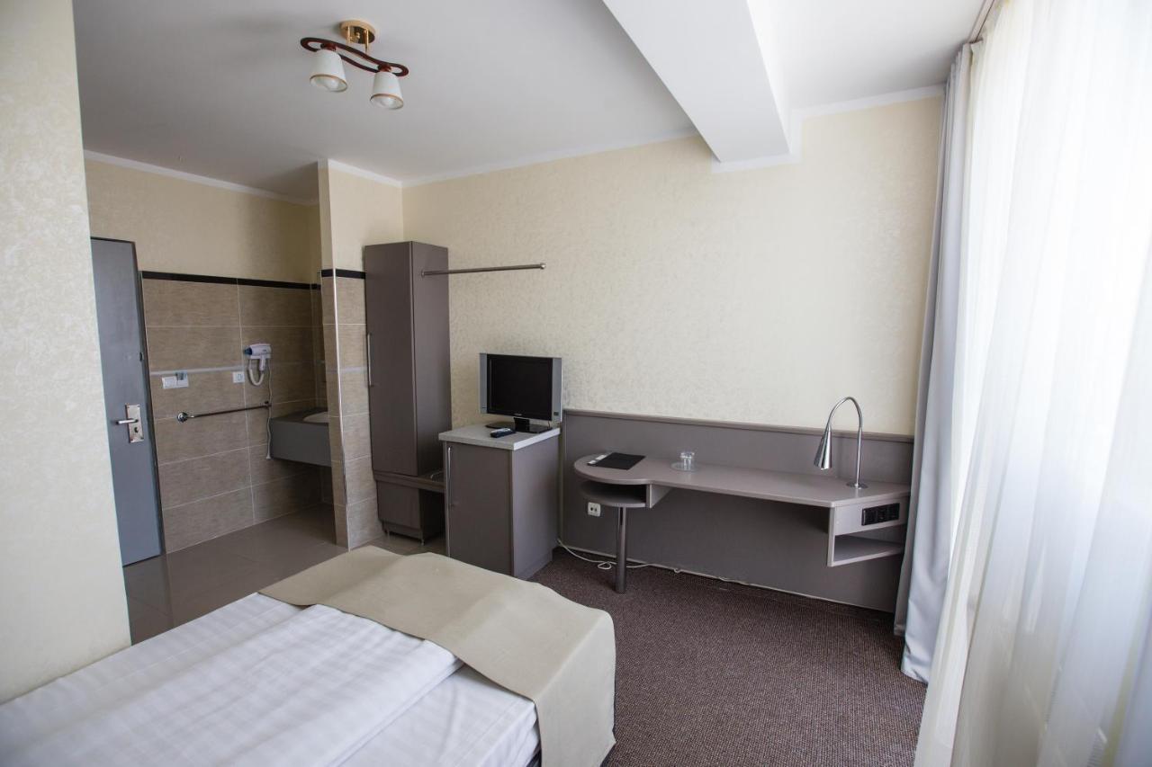 Hotel Seneca Baia Mare Extérieur photo